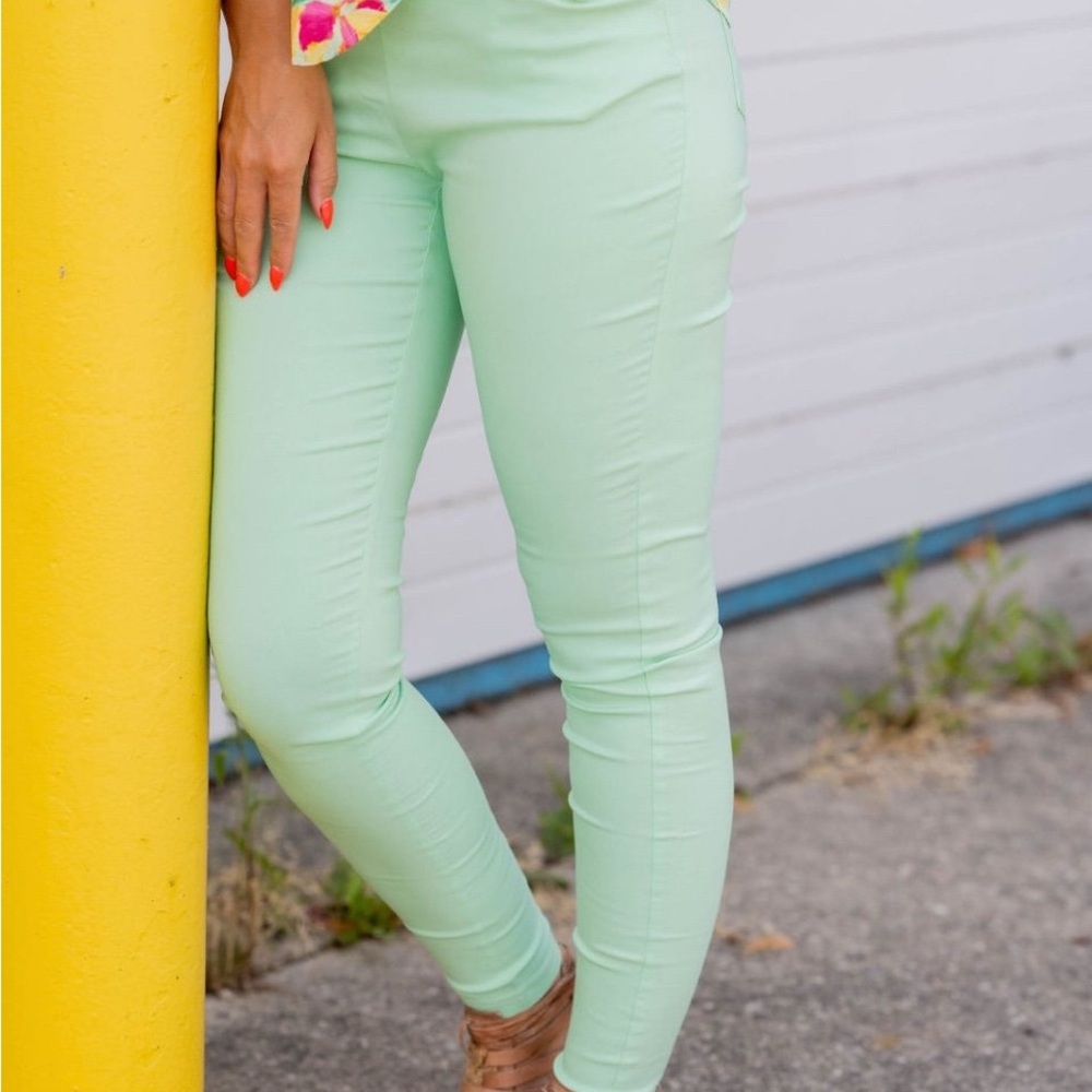 Betsey’s Boutique Brand Ladies Mint Green Jeggings Sz XL Brand New, Leggings